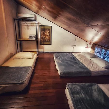 Treehouse Hostel Кучінг Екстер'єр фото