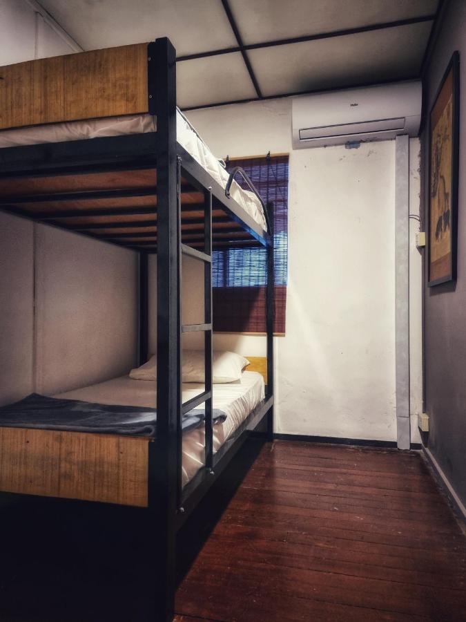 Treehouse Hostel Кучінг Екстер'єр фото